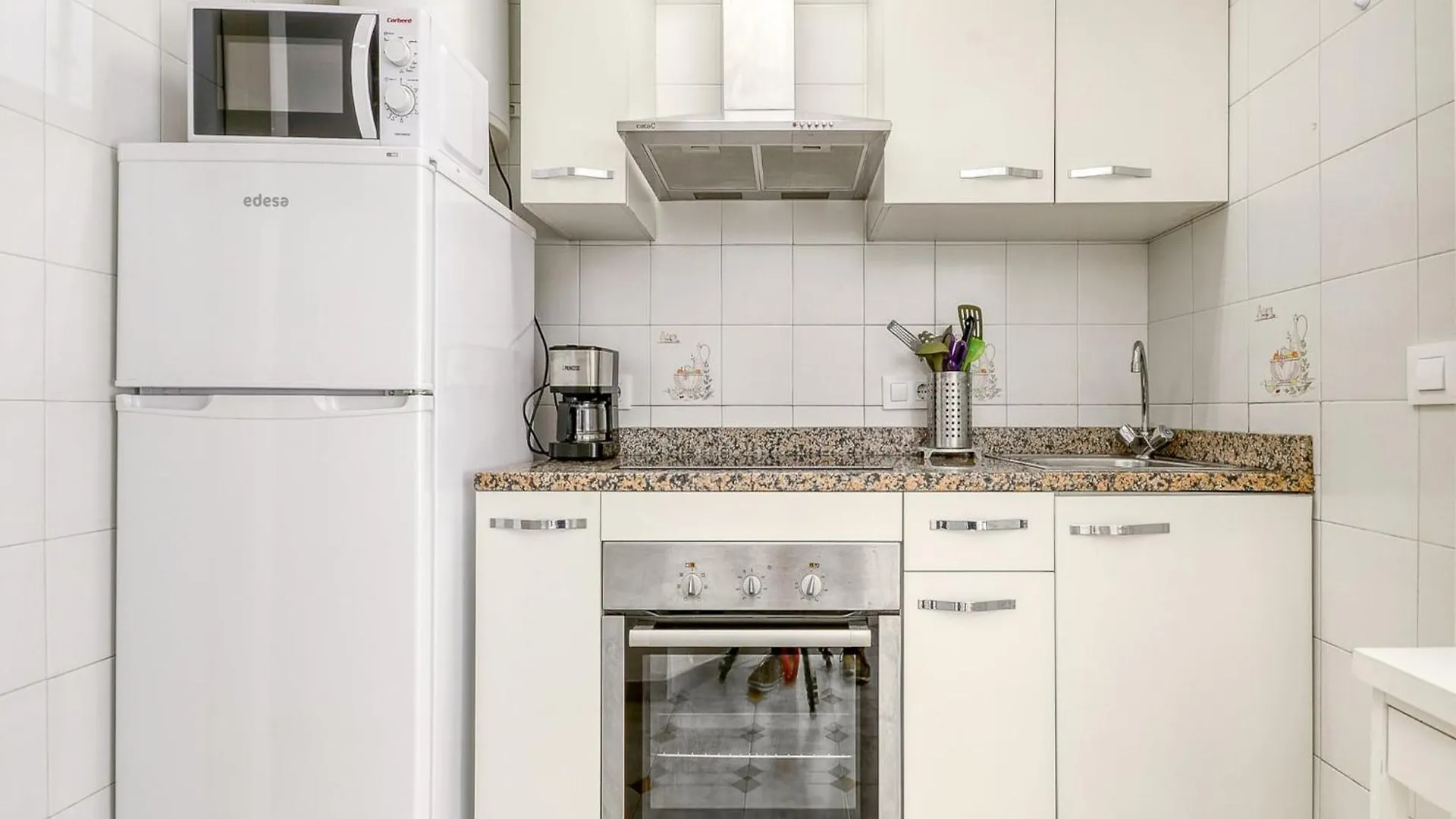 רוזס Apartment With Communal Pool
